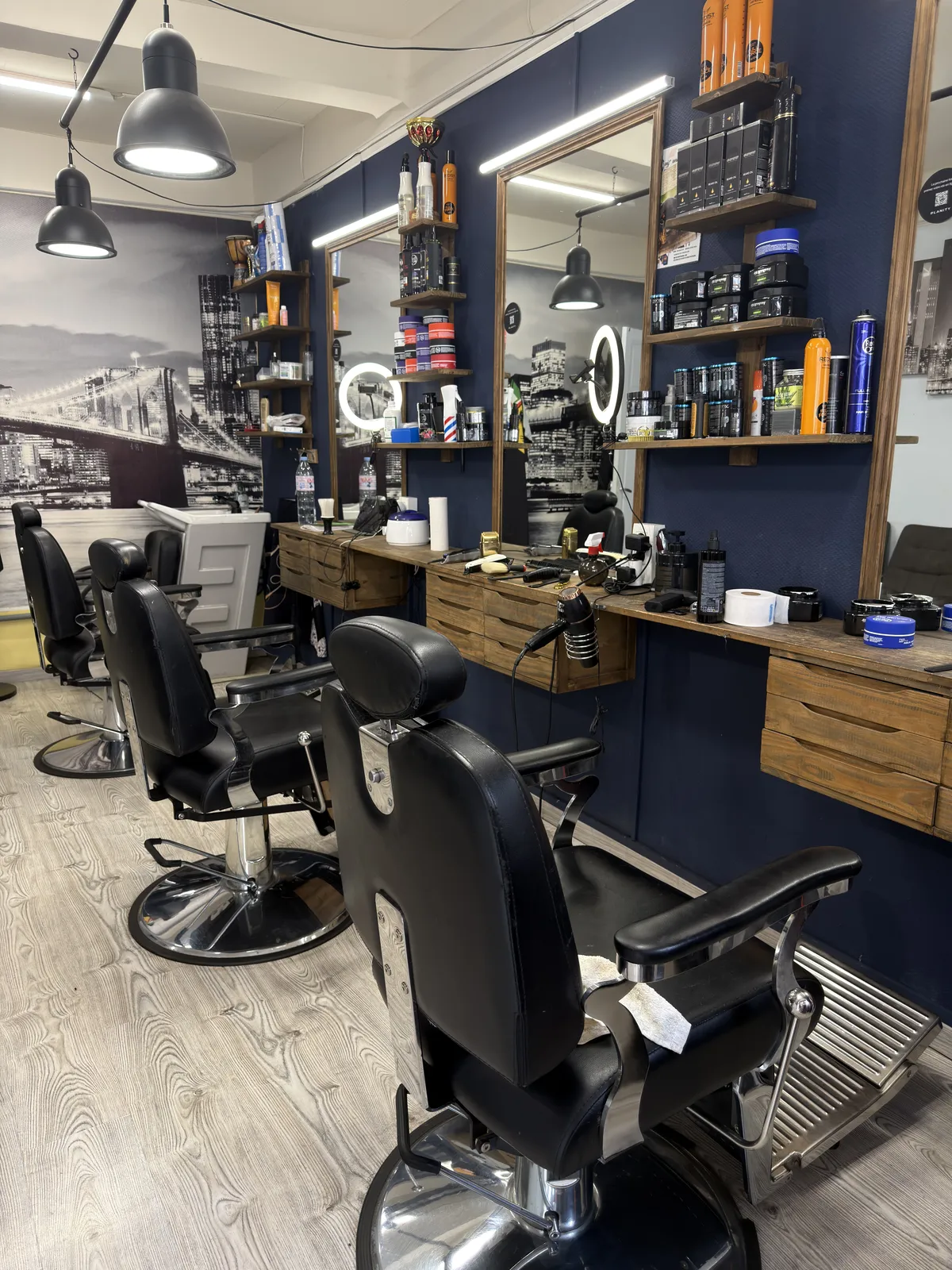 Fauteuils de barbier classiques du 2e salon Coiffeur City